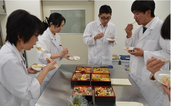 食味検査の様子