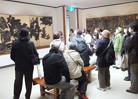 実際に絵を見ると言葉を失います