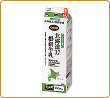 ゴクゴク濃いコク CO・OP北海道3.7根釧牛乳 牛乳のにおいが少なく、飲みやすい！！ すこし黄色がかったクリーム色で、まるで生クリームのよう？！ (エリコさん)